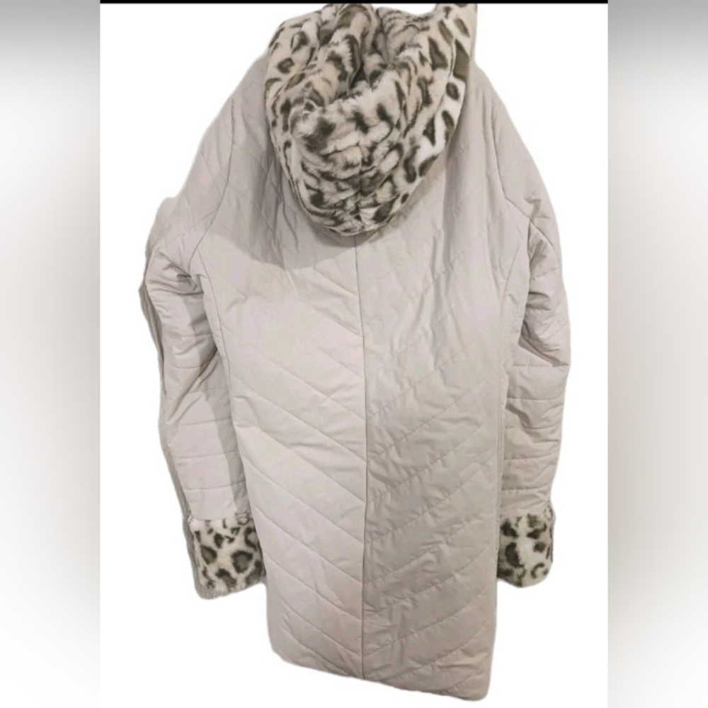 Dennis Basso Cheetah/Ivory Reversible Coat Size XL - Picture 3 of 6